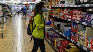 ΕΣΘ: Μόνο τρόφιμα και είδη πρώτης ανάγκης να πωλούν οι υπεραγορές τροφίμων και τα σούπερ μάρκετ στην περίοδο καραντίνας