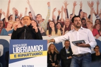 Ιταλία: Μπερλουσκόνι και Λέγκα του Βορρά κατά Ρέντσι