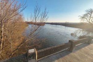 Απ' Αξιού ευρύ ρέοντος....