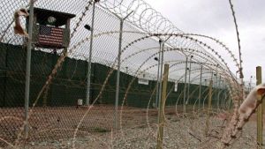 Η Διεθνής Αμνηστία καλεί τον Τζο Μπάιντεν να κλείσει το Γκουαντάναμο