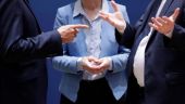 Ακόμα ένα ποτηράκι: Οι Λετονοί γιόρτασαν τη συμφωνία παίρνοντας πρωινό με σαμπάνιες (pic)