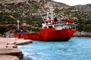 Ζάκυνθο: Βρέθηκε εγκαταλελειμμένο φορτηγό πλοίο γεμάτο με τσιγάρα