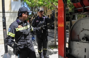 Πυρκαγιά «ξέθαψε» κρυψώνα με ναρκωτικά σε διαμέρισμα στον Κολωνό