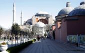 Μητροπολίτης Λαγκαδά: «Ήταν, είναι και θα παραμείνει ναός η Αγία Σοφία»