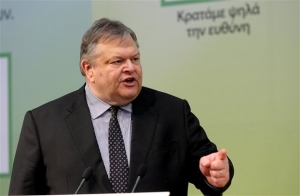 Οργανώνεται για την αντιπολίτευση και για τη διαδοχή στο ΠαΣοΚ