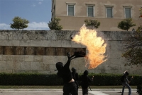 Μολότοφ έξω στη Βουλή σε μαθητικό συλλαλητήριο
