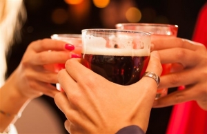 Η συνετή κατανάλωση αλκοόλ βελτιώνει την ποιότητα ζωής
