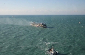 Στο λιμάνι του Πρίντιζι το Norman Atlantic - Στην Ιταλία συγγενείς αγνοουμένων