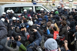 Ο Γερμανός ΥΠΕΣ προειδοποιεί την Ιταλία να μην κατευθύνει μετανάστες προς τη Γερμανία