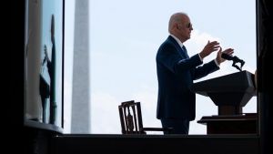 ΗΠΑ: Αρνητικός ξανά στον κορονοϊό ο Τζο Μπάιντεν – Παραμένει σε απομόνωση
