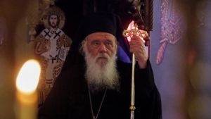 Ιερώνυμος για κορωνοϊό: Όλοι οι πιστοί να μετατρέψουν τα σπίτια σε εκκλησίες