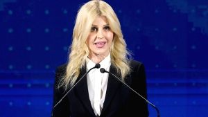 Σημαντική παρέμβαση για την ισότητα αμοιβών ανδρών και γυναικών από την Έλενα Ράπτη