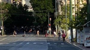 Ένταση στην Ακαδημίας σε διαμαρτυρία για τον Φλόιντ