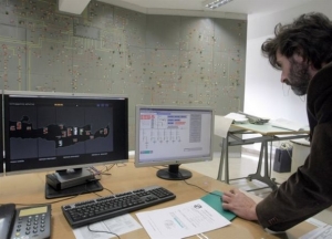 Η Περιφέρεια Αττικής επανασυνδέει το ρεύμα στα φτωχά νοικοκυριά