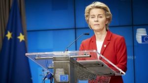 ΕΕ-Η αύξηση του αριθμού των λοιμώξεων και η ταχεία εξάπλωση της Όμικρον καθιστούν τον εμβολιασμό ακόμη πιο σημαντικό