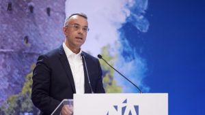 Χ. Σταϊκούρας: Η κρίση του πολέμου δεν θα εκτρέψει την ελληνική οικονομία (vid)