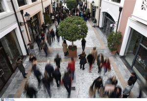 Λιανεμπόριο: Αύξηση των ωρών εργασίας, μείωση μισθών