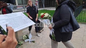 Θεσσαλονίκη: «Ράγισαν» καρδιές στο μνημείο για τα Τέμπη μέσα στο ΑΠΘ (ΦΩΤΟ και ΒΙΝΤΕΟ)