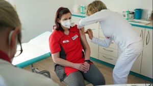 Γερμανία: Συνεχίζονται και πάλι από αύριο οι εμβολιασμοί με AstraZeneca
