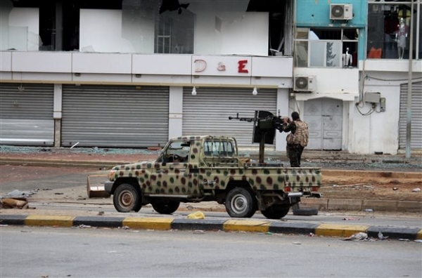 Λιβύη: Οι κάτοικοι εγκαταλείπουν τη Βεγγάζη εν μέσω συγκρούσεων