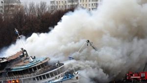 Επίθεση μη επανδρωμένου οχήματος προκάλεσε ζημιά σε οχηματαγωγό πλοίο σε ρωσικό λιμάνι