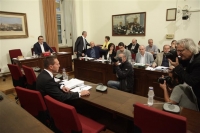 Παρασκηνιακός «μύλος» με το πόρισμα της εξεταστικής επιτροπής για ΜΜΕ και κόμματα - Δεν προκύπτουν ποινικές ευθύνες πολιτικών προσώπων