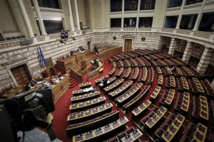 Τη Δευτέρα στις επιτροπές της Βουλής οι εξελίξεις στην οικονομία