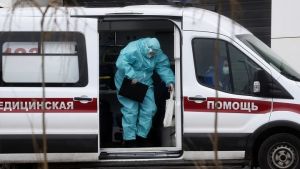 Η Μόσχα μετατρέπει ένα παγοδρόμιο σε νοσοκομείο για τους ασθενείς με COVID-19