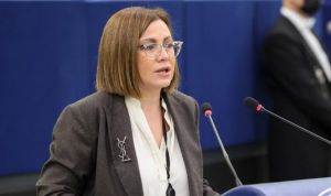 Η Μαρία Σπυράκη στο Δημαρχείο Θεσσαλονίκης: Μαθητές μαθαίνουν για το μεθάνιο και ζωγραφίζουν το περιβάλλον που ονειρεύονται