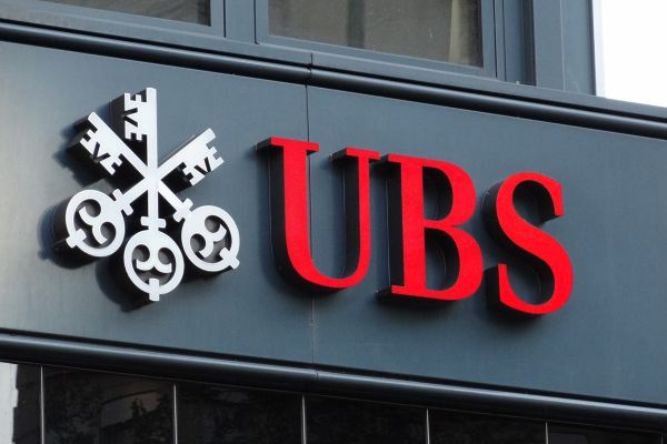 UBS: Δεν σκοπεύει να αγοράσει την Credit Suisse ή αμερικανικές εταιρείες