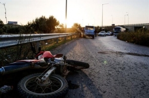 Αυτόπτες μάρτυρες για δυο δυστυχήματα αναζητά η Τροχαία Αιγάλεω