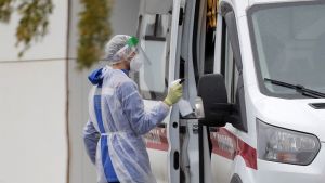 H συμφόρηση στα νοσοκομεία και η έλλειψη ιατρικού και νοσηλευτικού προσωπικού, τα κύρια προβλήματα που αντιμετωπίζει η Ρωσία
