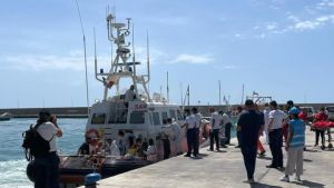 Ιταλία: «Από τους 65 μετανάστες και πρόσφυγες που αγνοούνται στα ανοικτά της Καλαβρίας, τουλάχιστον 26 ήταν παιδιά», σύμφωνα με τους διασωθέντες