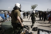 Στην Εντατική ο πρόσφυγας που χτυπήθηκε από όχημα της ΕΛ.ΑΣ.