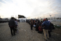 Κλειστή η Βαλκανική οδός - Καραμπινιέρους στέλνει στα ελληνοαλβανικά σύνορα ο Ρέντσι