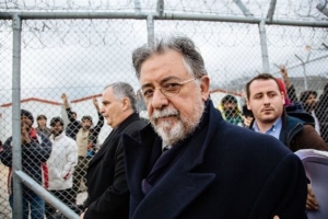 Ι. Πανούσης: Δεν υπάρχει θέμα με μη σύλληψη μεταναστών, κάποιος δημιουργεί τέτοια ζητήματα - Δεν ανοίγουν τα Κέντρα Κράτησης
