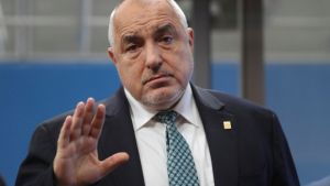 Καμπάνα στον Μπορίσοφ: Πρόστιμο γιατί μπήκε σε εκκλησία χωρίς μάσκα