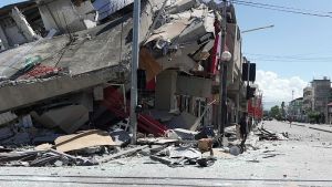 Σοκαριστικός σεισμός 7,8 βαθμών στις Φιλιππίνες: 15 νεκροί και συναγερμός για τσουνάμι