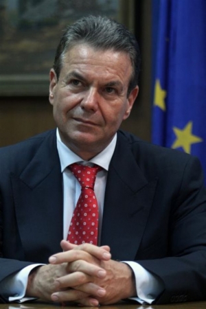 Τάσος Πετρόπουλος: Εκπτώσεις στις εισφορές επαγγελματιώνκαι κατώτατο όριο384 ευρώ στιςσυντάξεις χηρείας