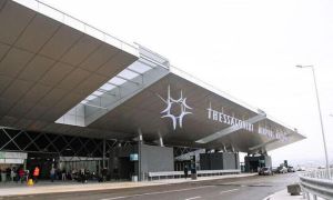 Θεσσαλονίκη: Σε δίκη αστυνομικός για παράνομη διακίνηση μεταναστών μέσω του αεροδρομίου “Μακεδονία”