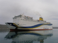 Το πλοίο «Ελευθέριος Βενιζέλος» στην Κω για τους πρόσφυγες