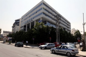 Σε αργία ο ελεγκτής εκατοντάδων offshore για τον έλεγχο ενός κουρείου