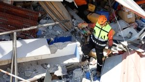 Φιλιππίνες: Σοκ από τον σεισμό με 61 θύματα και 40 αγνοούμενους