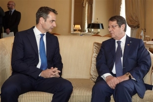 Αναστασιάδης-Μητσοτάκης: Λύση βιώσιμη στο Κυπριακό το ταχύτερο