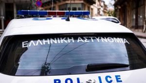 Θεσσαλονίκη: Άρπαξε τον σταυρό Ουκρανού μητροπολίτη την ώρα που ανέβαινε σε τουριστικό λεωφορείο