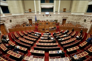 Ο Τσίπρας ζητεί ονομαστική ψηφοφορία για το κοινωνικό μέρισμα προς χαμηλοσυνταξιούχους