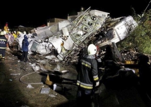 Συντριβή μικρού αεροσκάφους στην Ελβετία με ένα όχημα