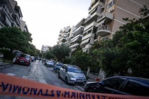 Στη ΓΑΔΑ μια 22χρονη για το νεκρό βρέφος στη Ν. Σμύρνη