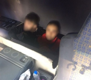 «Ψάρευαν» πρόσφυγες σε περίπτερα και καφετέριες