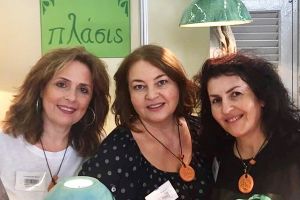 Η Νάντια, η Αγάπη και η Δήμητρα της "Πλάσις" εκθέτουν τα κεραμικά τους στην Τέχνη Κιλκίς
